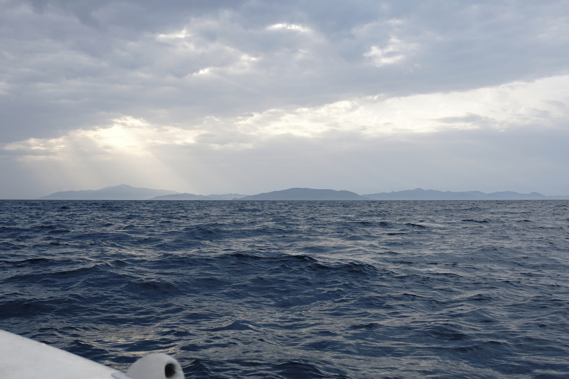 Getting to the huge Elba island from South-East